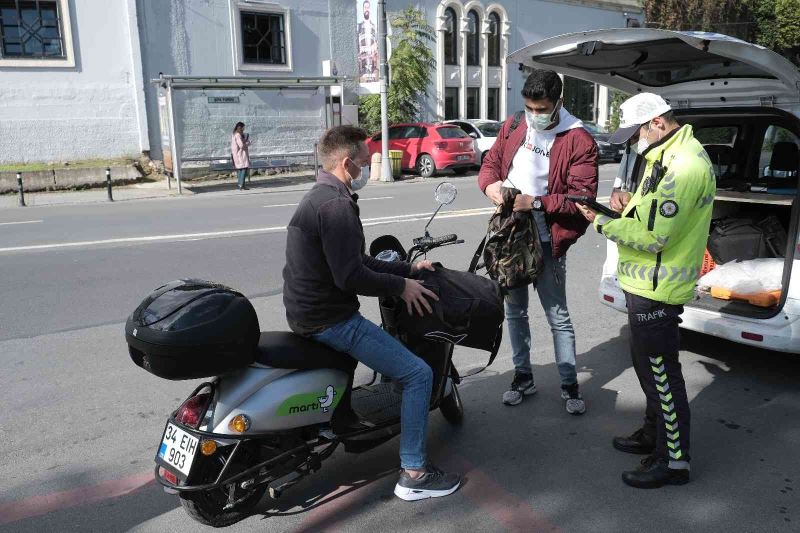 Kuruçeşme’de elektrikli scooter denetimi
