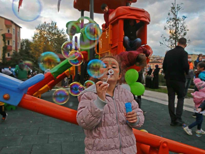 Gaziosmanpaşa’da yapımı tamamlanan parkın açılışı yapıldı
