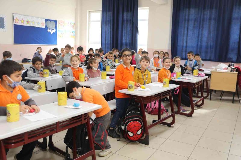 Başakşehir Belediyesinden okullara sıfır atık ödülü
