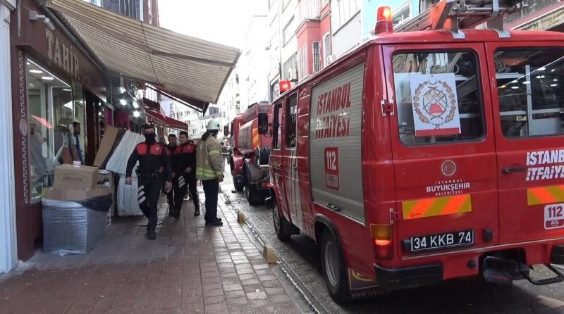 Beyazıt’ta ayakkabı imalathanesinde yangın: 