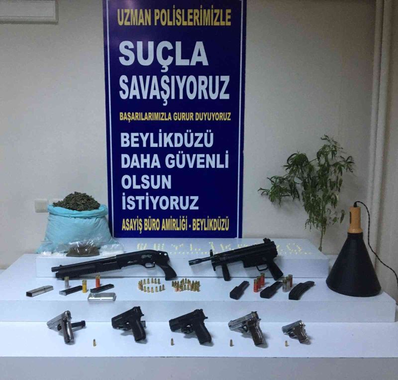 Sokak satıcılarına operasyon: 12 gözaltı
