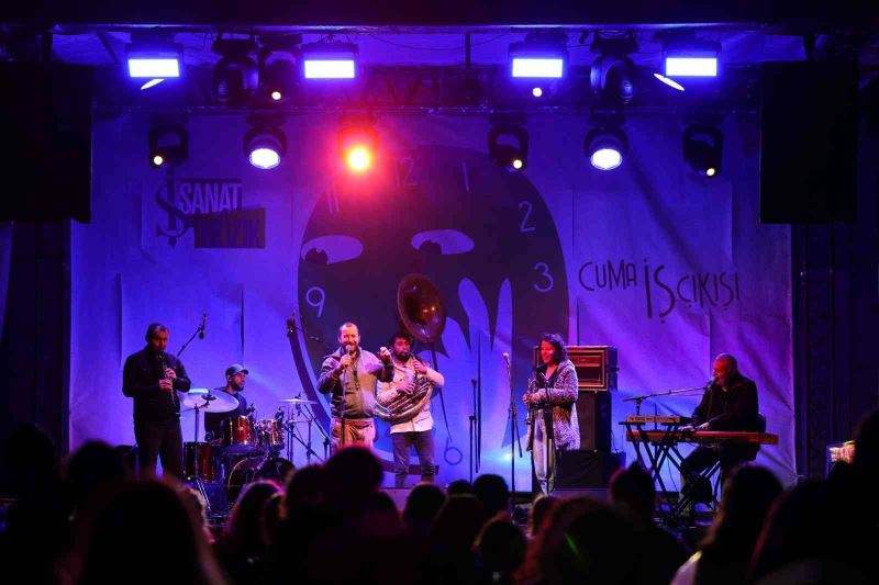 ‘Cuma İş Çıkışı’ konserlerinde Kolektif İstanbul sahne aldı
