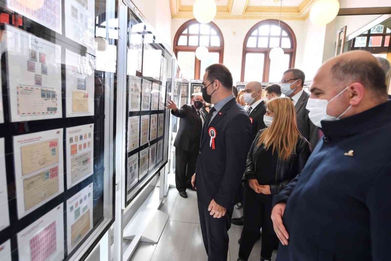 Beyoğlu’nda 10 Kasım’a anlamlı sergi: Özel pullar ilk kez sergilendi
