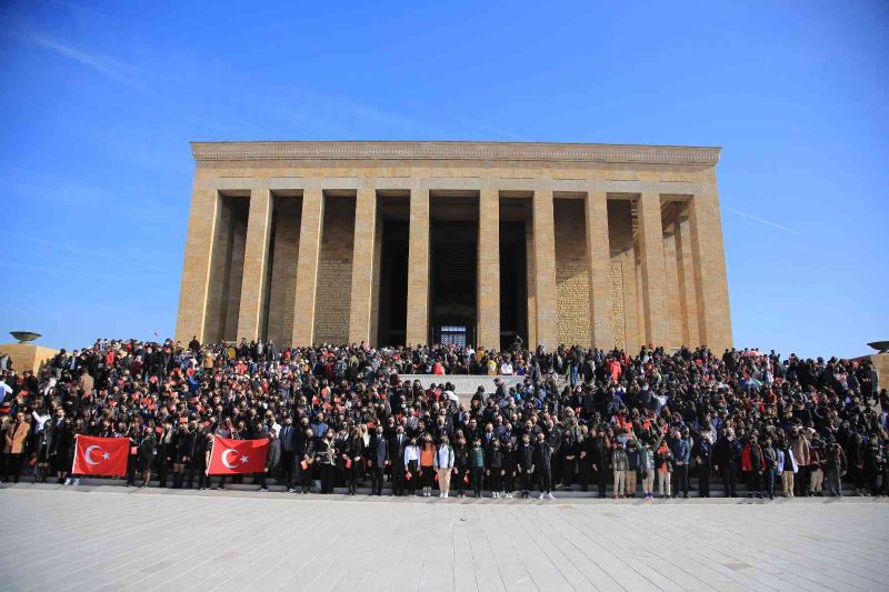 İTÜ ETA Vakfı Doğa Koleji 5 bini aşkın öğrencisiyle Anıtkabir’i ziyaret etti
