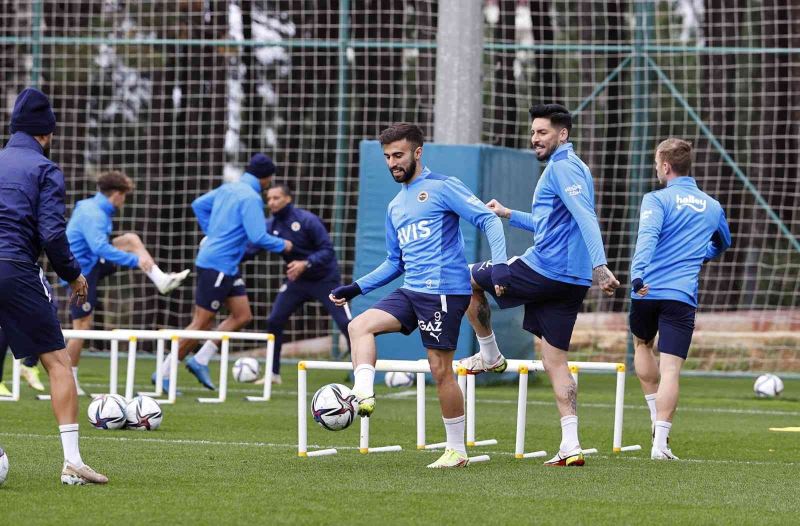 Fenerbahçe’de Altay ve Gustavo bireysel antrenmanlara başladı
