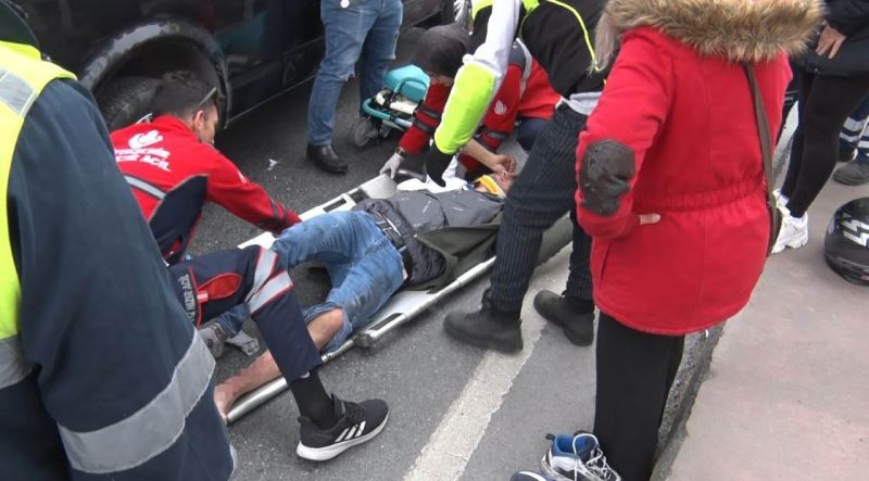 Kağıthane’de zincirleme kaza: Motosikletli kurye acı içerisinde kıvrandı
