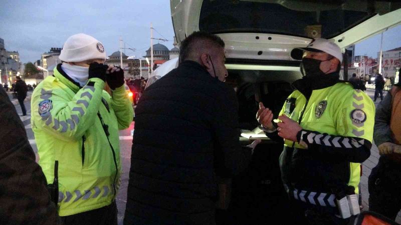 Taksim’deki uygulamada sürücülere ceza yağdı