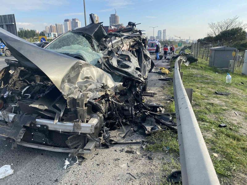 TEM’de katliam gibi kaza: 1 ölü, 2 ağır yaralı
