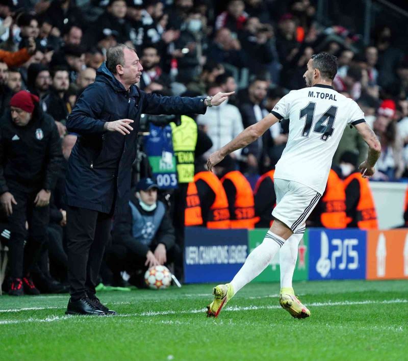 UEFA Şampiyonlar Ligi: Beşiktaş: 1 - Ajax: 0 (İlk yarı)
