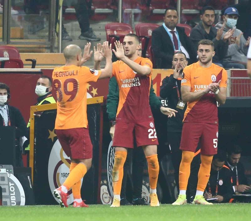 Galatasaray liderliğini sürdürdü
