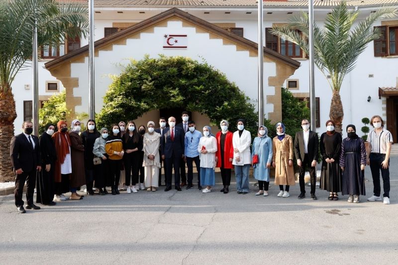 Genç Diplomasi Akademisi’nden, KKTC Cumhurbaşkanı Ersin Tatar’a ziyaret
