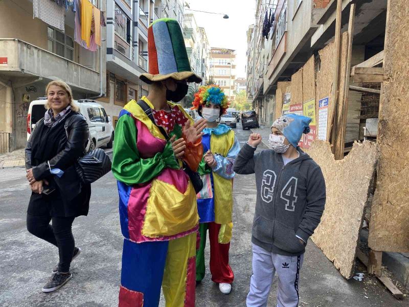 Esenler’de lösemili çocuklara moral etkinliği
