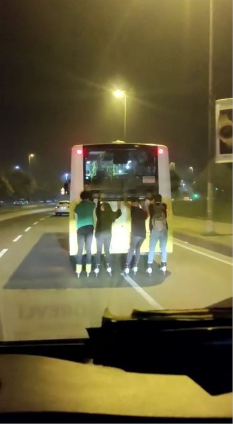 Patenli 4 gencin İETT otobüsü arkasındaki tehlikeli yolculuğu kamerada
