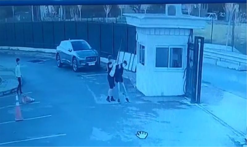 Kadıköy’de liseli öğrenciye darp: Yol kesip yumrukla saldırdı