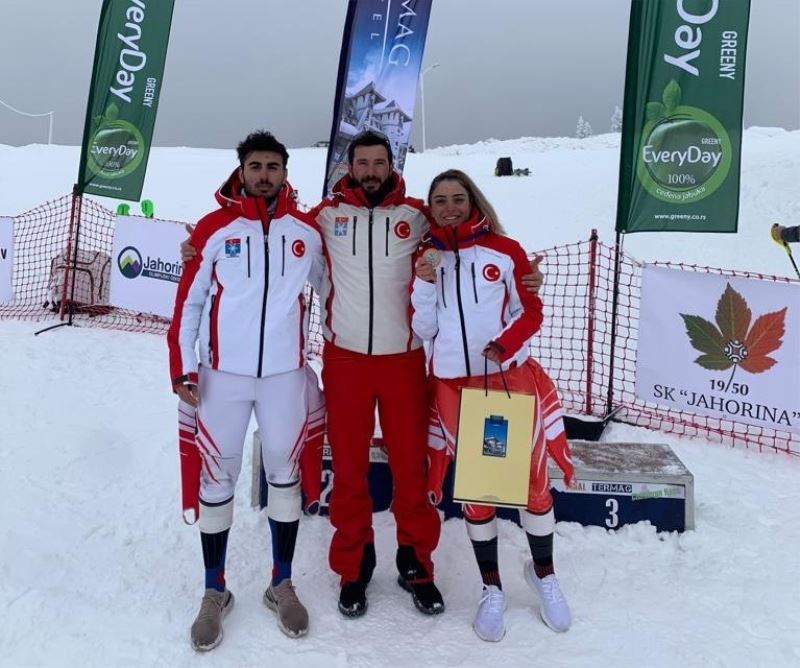 Sıla Kara Bosna Hersek’teki FIS Yarışı’nı 2 bronzla tamamladı
