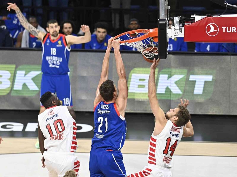 Anadolu Efes’in konuğu Barcelona
