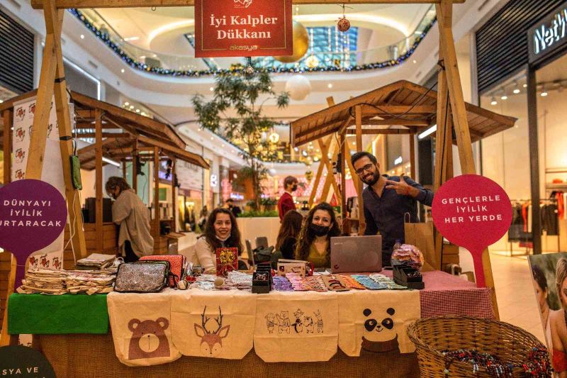 Yeni yıl pazarıyla toplum gönüllerine katkı
