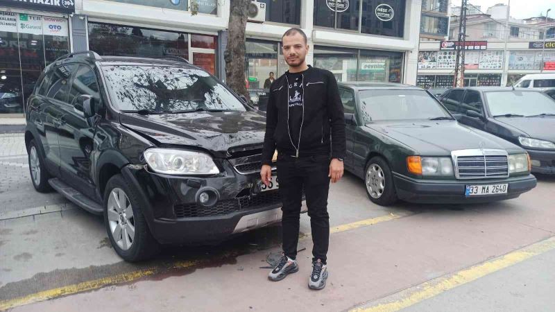 Çarpıp kaçtı, arkasında 15 bin TL’lik zarar bıraktı