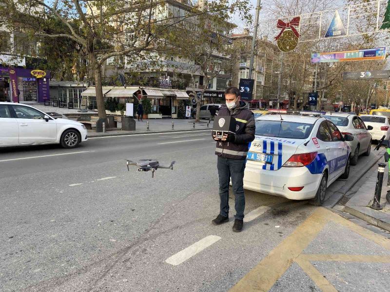 Kadıköy’de drone destekli emniyet kemeri uygulamasından kaçamadılar
