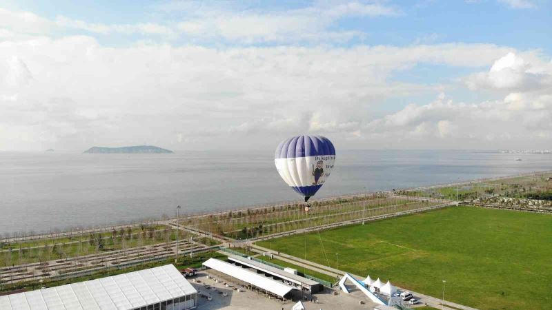 Kapadokya’da görmeye alıştığımız balon İstanbul semalarında havalandı
