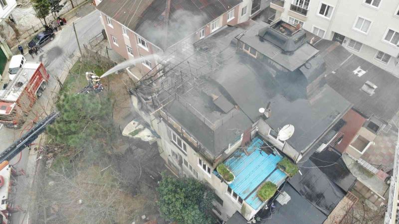 Eşiyle tartıştı, ailesinin bulunduğu evi ateşe verdi