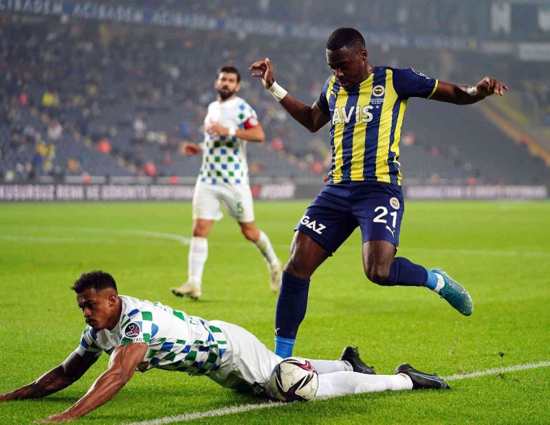 Spor Toto Süper Lig: Fenerbahçe: 1 - Çaykur Rizespor: 0 (İlk yarı)
