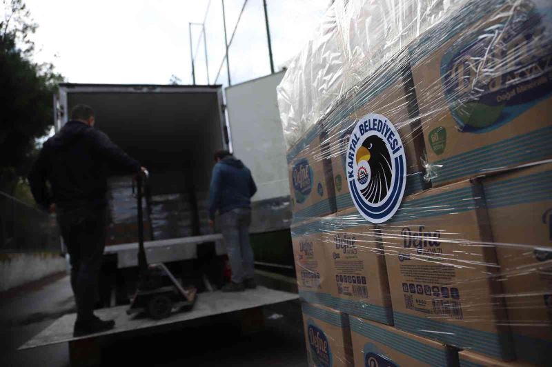 Kartal Belediyesi’nden spor kulüplerine 300 bin adet bardak su
