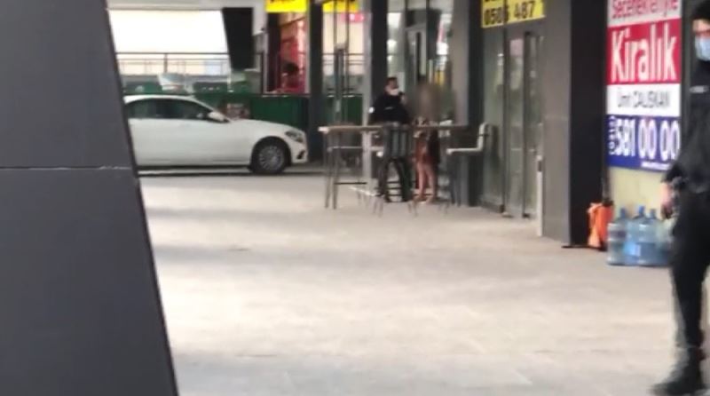 Beylikdüzü metrobüs üst geçitte cep telefonlu taciz iddiası
