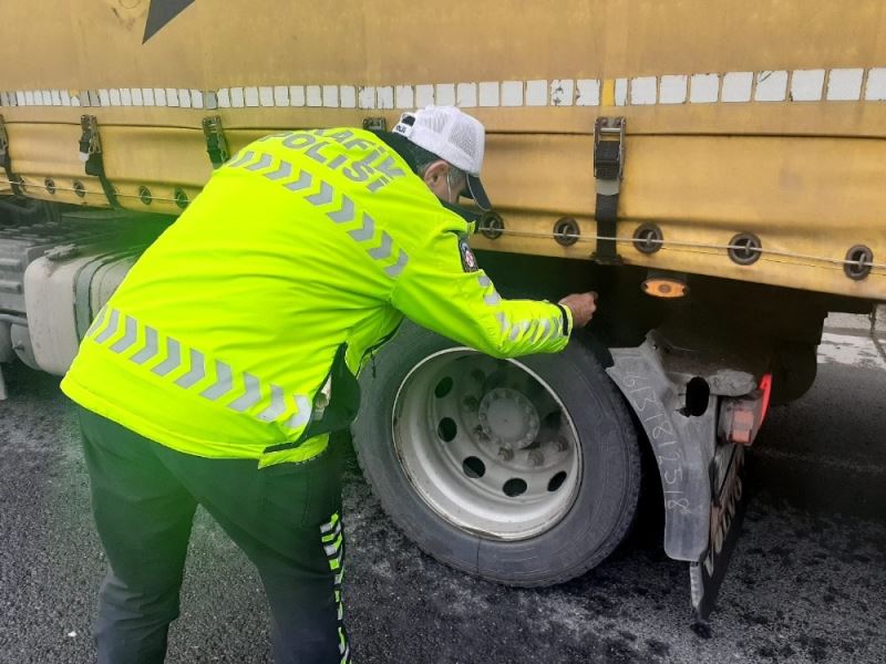 Kar yağışı öncesi araçlarda kış lastiği ve zincir denetimi
