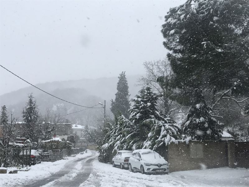 Beykoz’da kar kalınlığı 20 santime ulaştı
