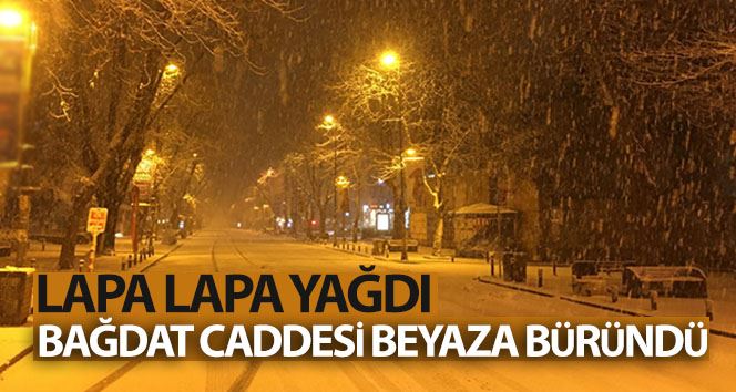 Yoğun kar yağışının devam ettiği Anadolu Yakasında Bağdat Caddesi beyaza büründü