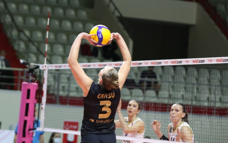 VakıfBank derbiyi kazandı, liderliği garantiledi
