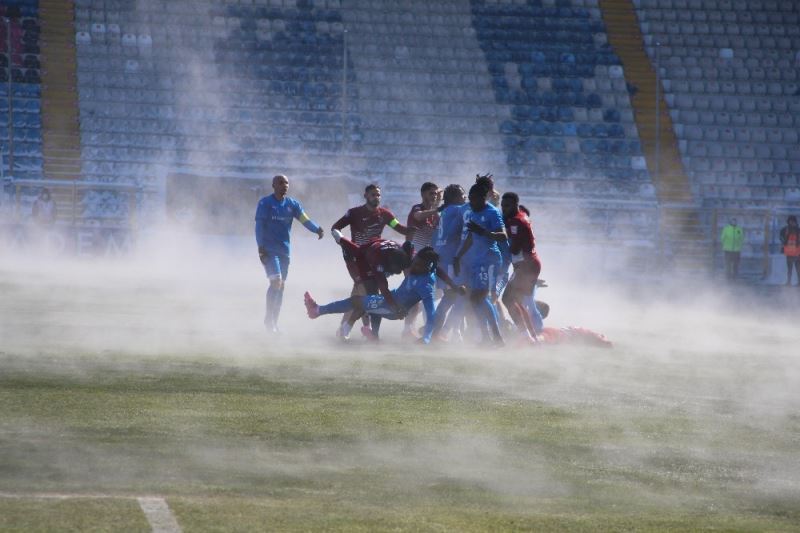 Süper Lig: BB Erzurumspor:  0 - Atakaş Hatayspor: 2 (İlk yarı)

