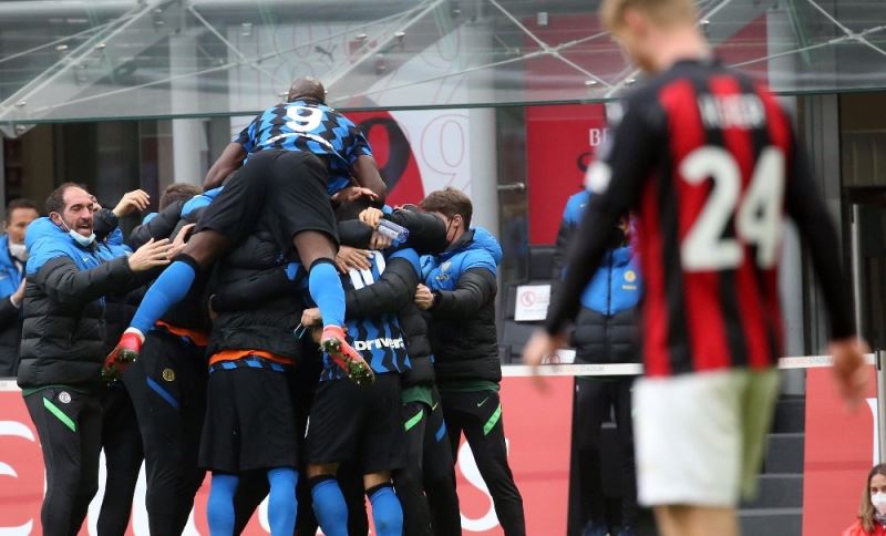 Milano derbisini kazanan Inter
