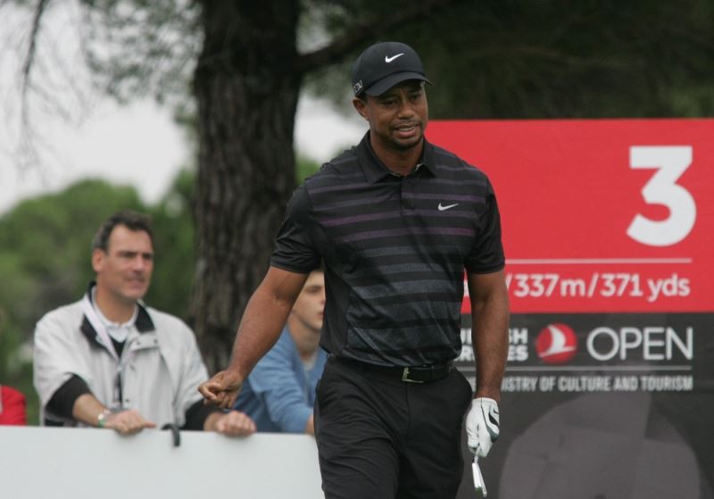 Trafik kazası geçiren Tiger Woods hastaneye kaldırıldı