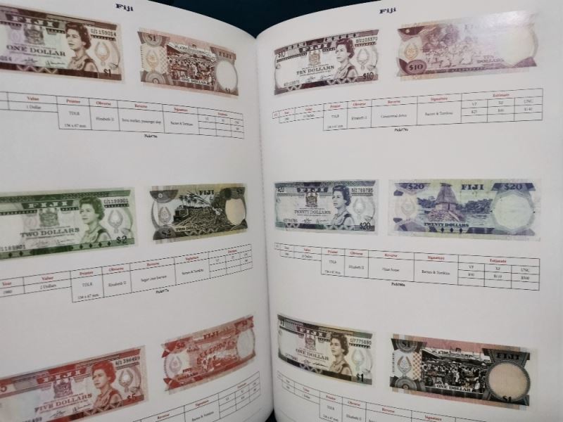 Kraliçe Elizabeth’in adına basılan tüm paralar tek kitapta toplandı