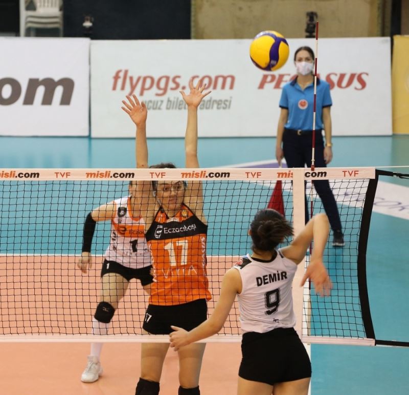 Eczacıbaşı VitrA, Beylikdüzü Voleybol İhtisas’ı 3-0 mağlup etti
