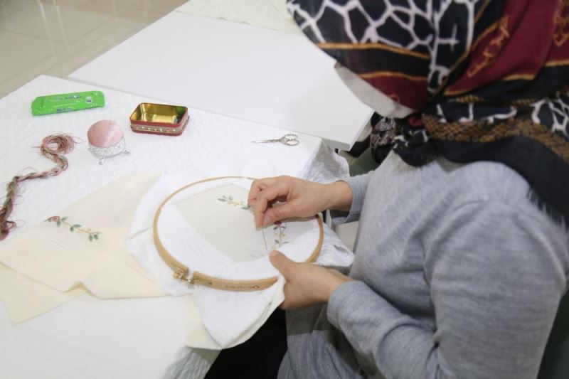 ESMEK’te yüz yüze eğitimler başladı
