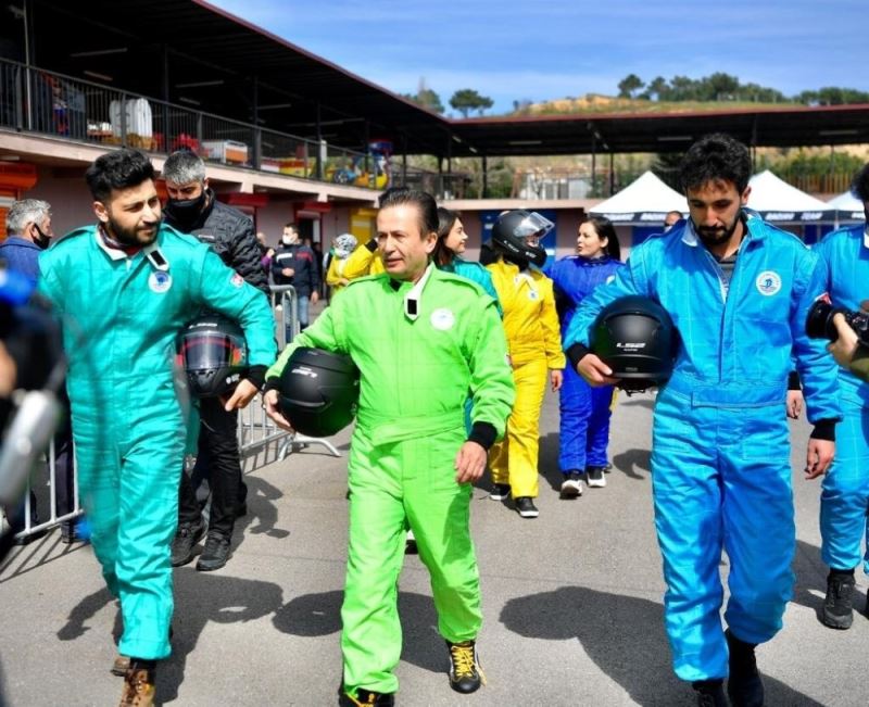 Sağlıkçılar, Başkan Yazıcı ile karting yarışı yaptı
