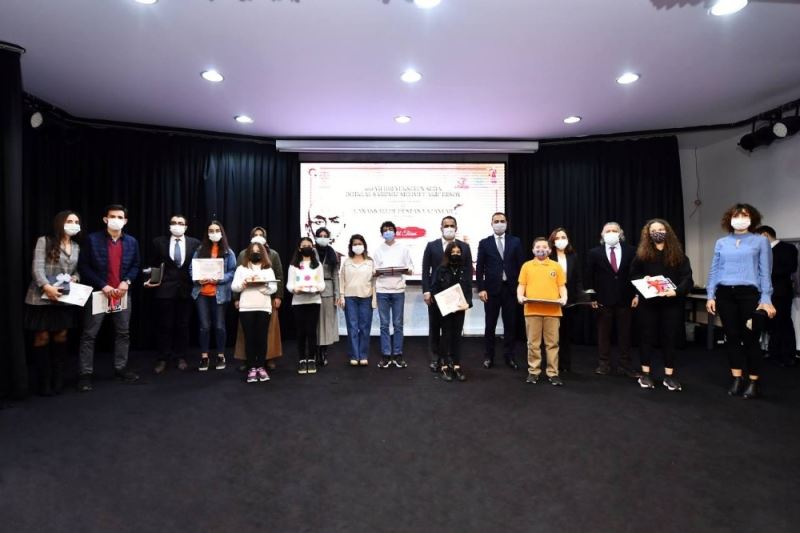 Beyoğlu’nda öğrenciler kompozisyon ve şiir yarışmalarında hünerlerini sergiledi
