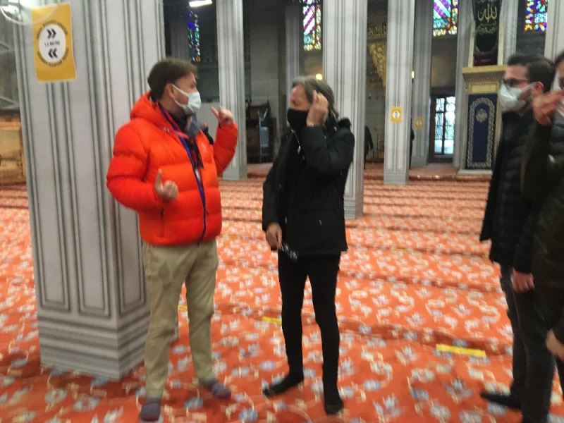 Ünlü milyarder Hadid, Ayasofya Camii’nde namaz kıldı