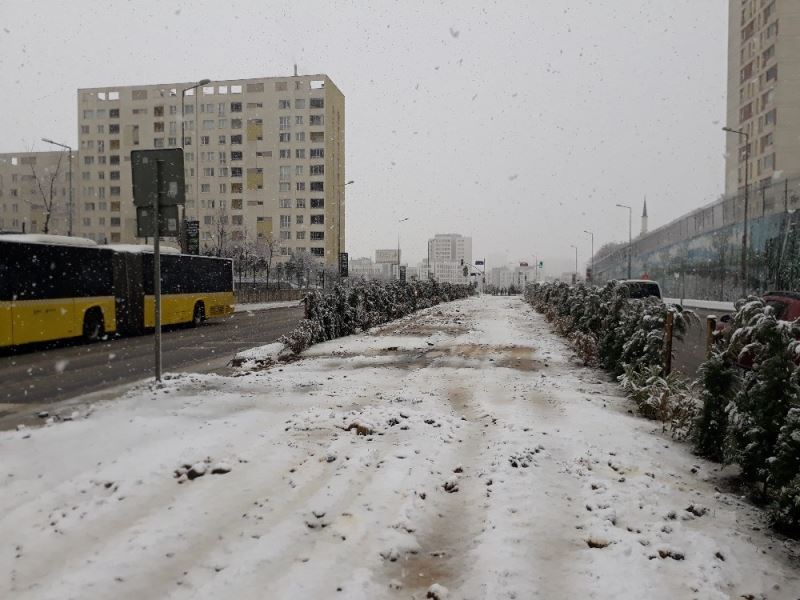 İstanbul’da lapa lapa kar yağışı
