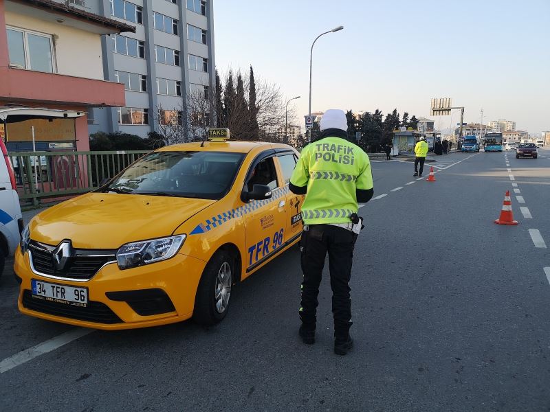 İstanbul’da toplu taşıma araçlarında korona virüs denetimi