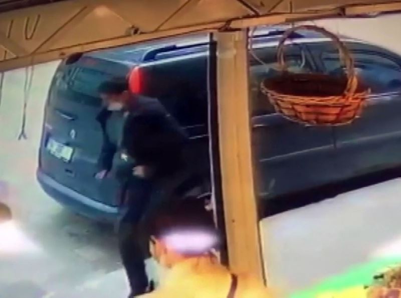 Maltepe’de 13 yaşındaki çocuğu taciz eden şüphelin kaçış anı kamerada
