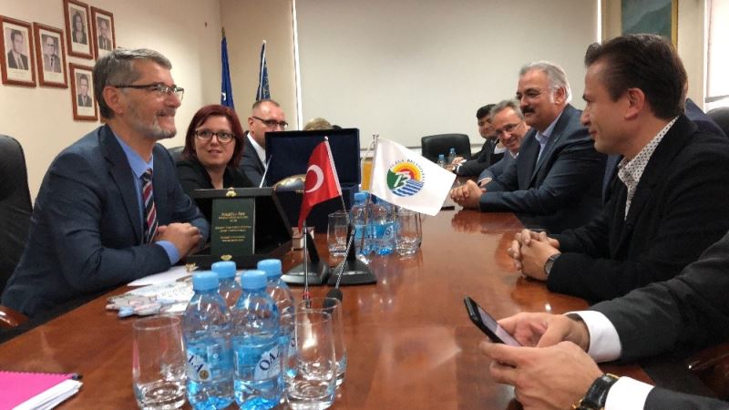 ‘Makbul-i Arif’ İstanbul Tuzla Belediyesi tarafından yeniden basılarak Bosna-Hersek Tuzla Belediyesine hediye edildi
