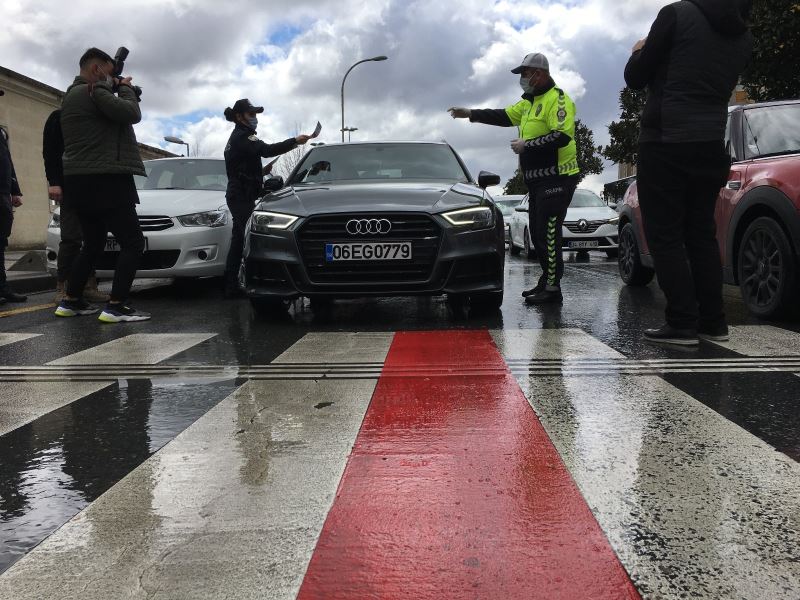 Başakşehir’de ‘Yayalar Kırmızı Çizgimizdir’ uygulaması
