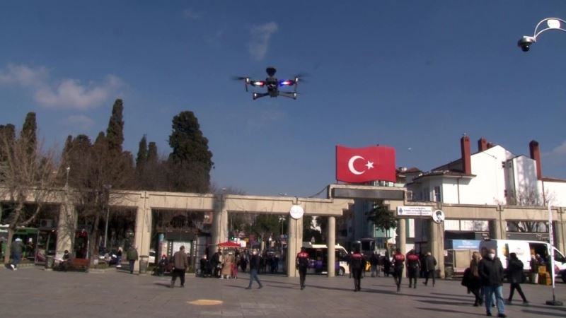 Polisi görünce maskesini taktı, ceza yemeden kurtulamadı
