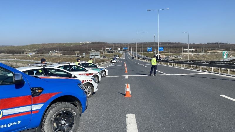 Jandarmadan Dünya Kadınlar Günü’nde “anlamlı” otobüs denetimi
