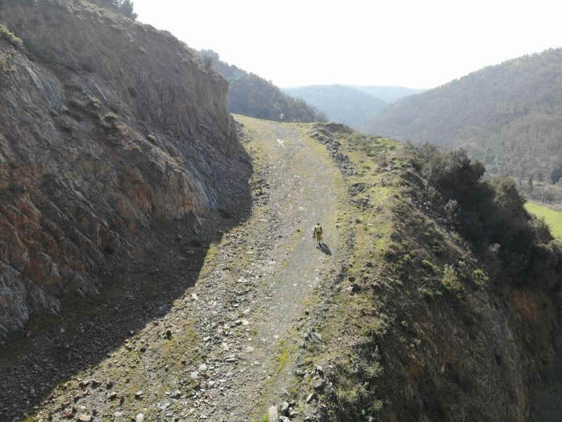 (ÖZEL) Base jump dünya rekortmeni Kuzey Marmara Otoyolu’ndan paraşütle atladı