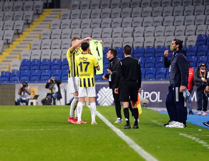 Gol sevincinde Altay Bayındır unutulmadı
